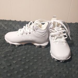 NWOB UA (art.3026344-100) Spotlight Fran 3.0 JR RM Football Cleat - Size 10K